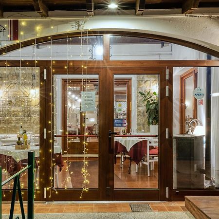 Hotel Ristorante Il Caminetto دْيانو مارينا المظهر الخارجي الصورة