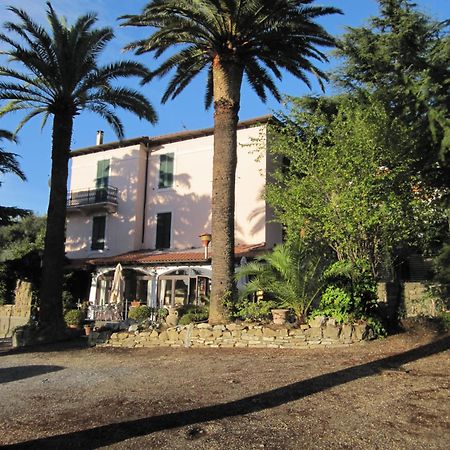 Hotel Ristorante Il Caminetto دْيانو مارينا المظهر الخارجي الصورة
