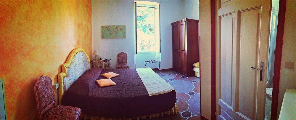 Hotel Ristorante Il Caminetto دْيانو مارينا المظهر الخارجي الصورة