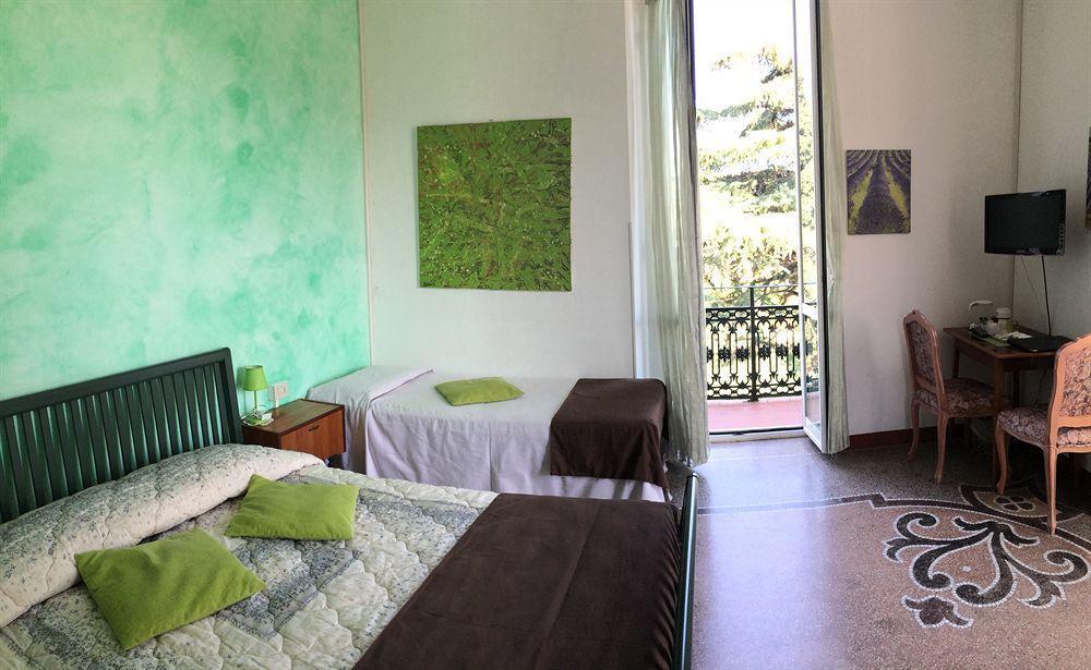 Hotel Ristorante Il Caminetto دْيانو مارينا المظهر الخارجي الصورة