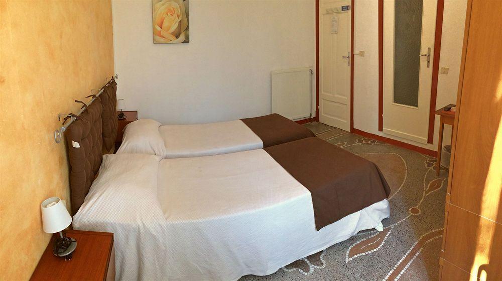 Hotel Ristorante Il Caminetto دْيانو مارينا المظهر الخارجي الصورة