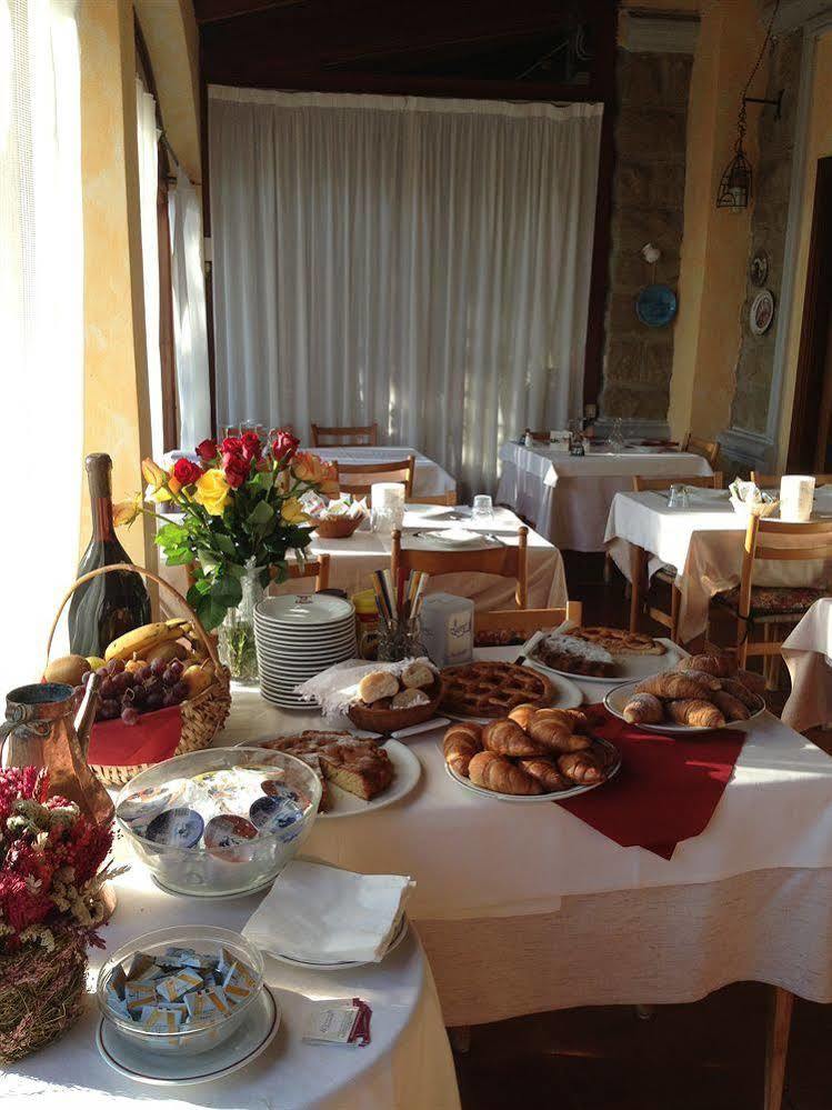Hotel Ristorante Il Caminetto دْيانو مارينا المظهر الخارجي الصورة