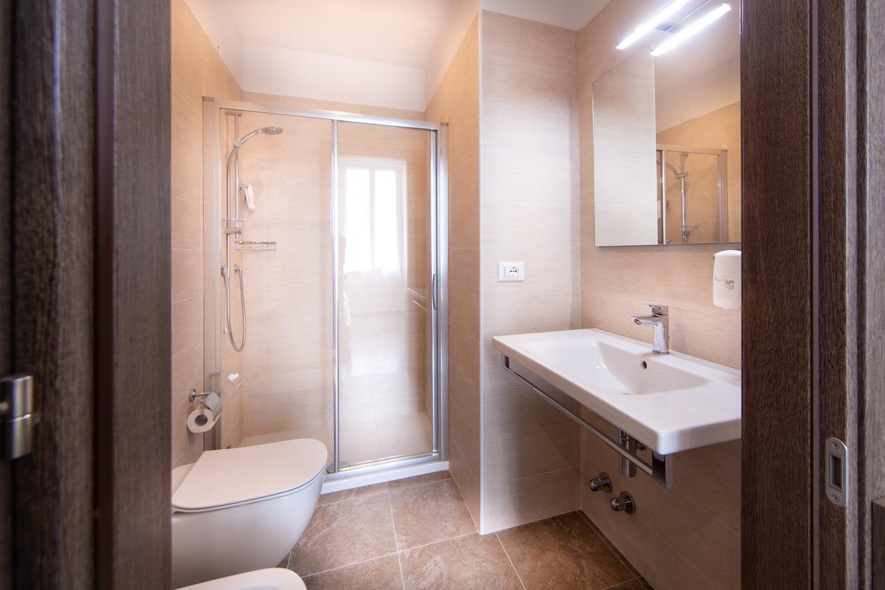 Hotel Ristorante Il Caminetto دْيانو مارينا المظهر الخارجي الصورة
