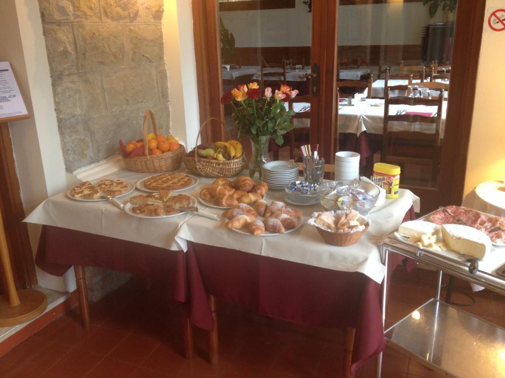 Hotel Ristorante Il Caminetto دْيانو مارينا المظهر الخارجي الصورة