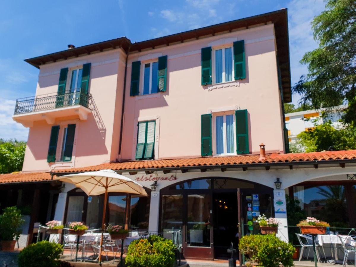 Hotel Ristorante Il Caminetto دْيانو مارينا المظهر الخارجي الصورة