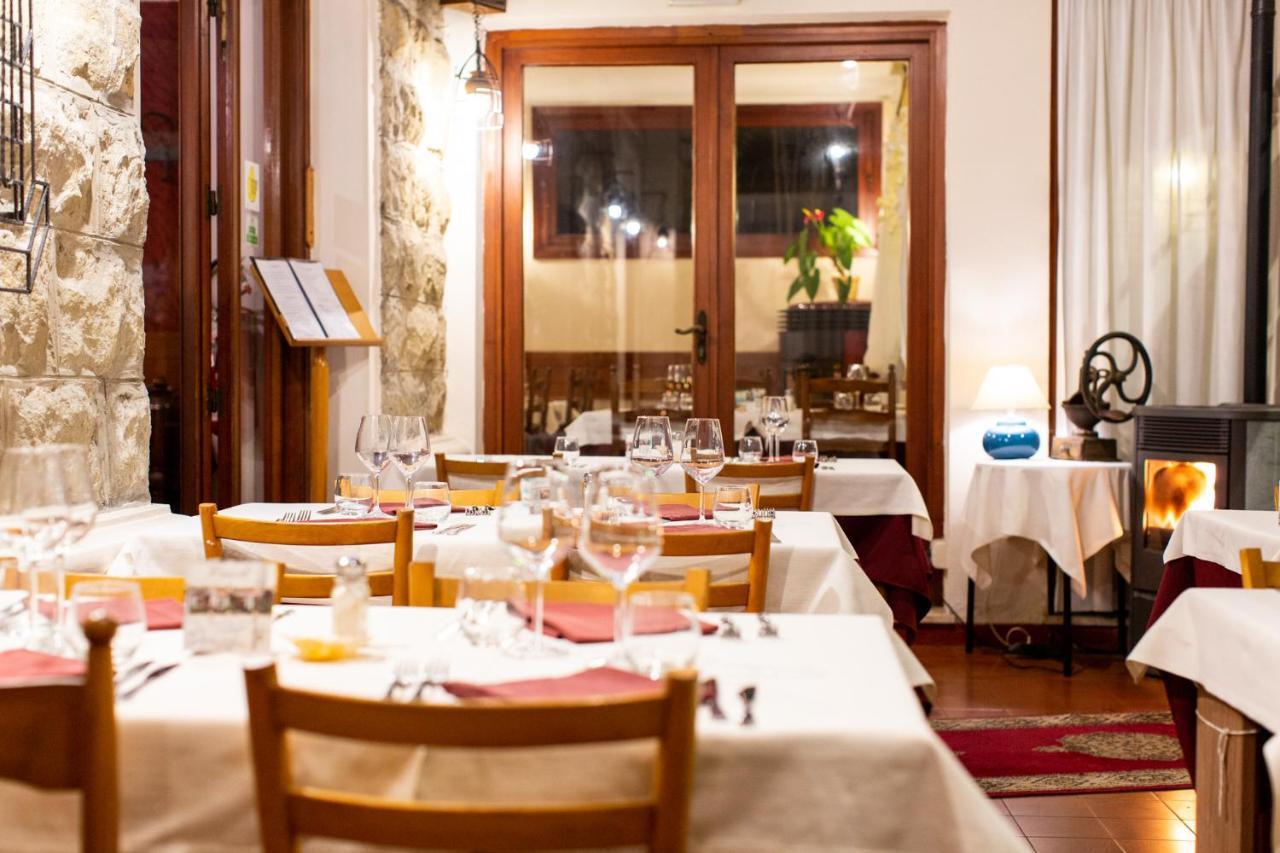 Hotel Ristorante Il Caminetto دْيانو مارينا المظهر الخارجي الصورة