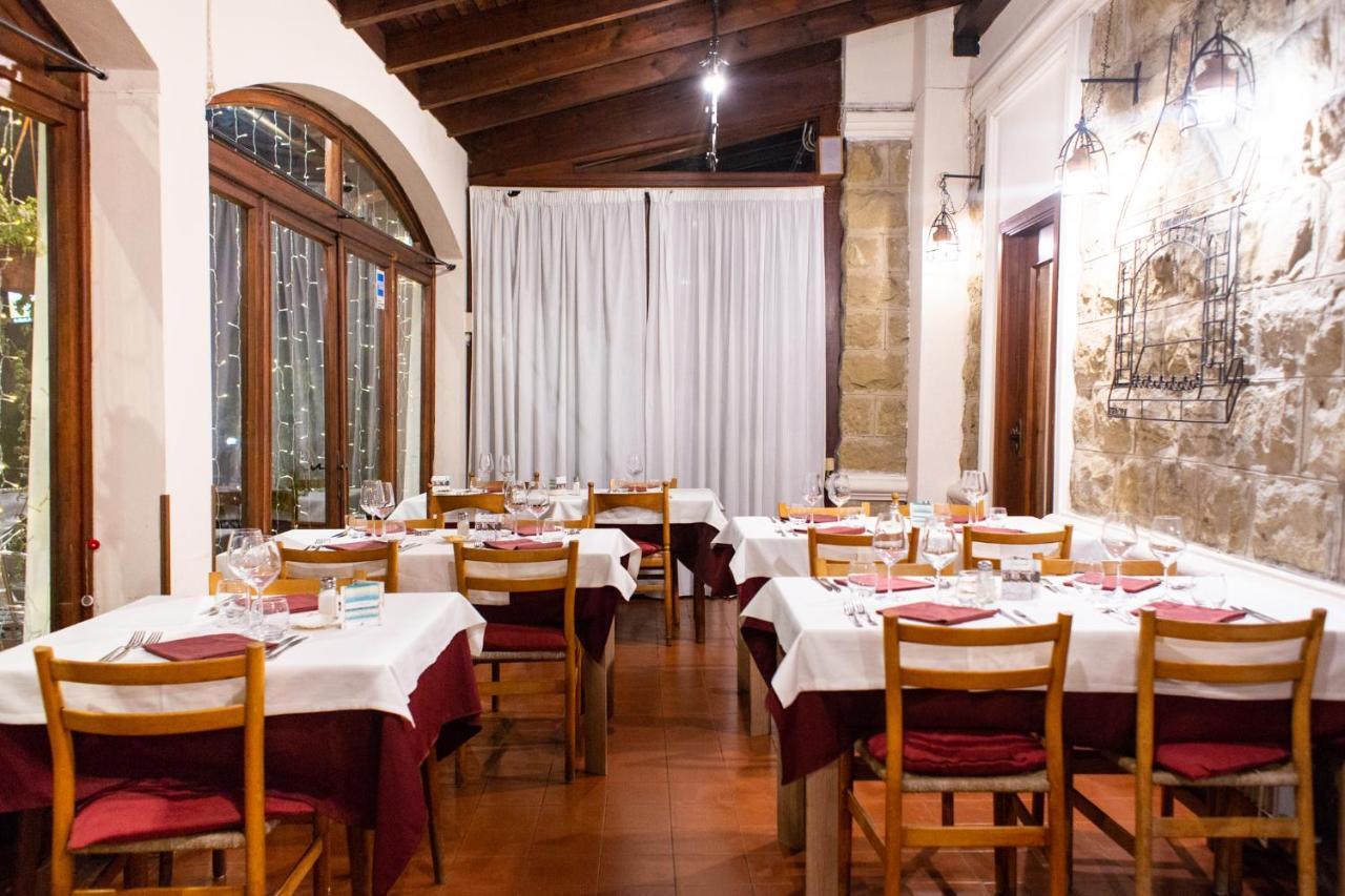 Hotel Ristorante Il Caminetto دْيانو مارينا المظهر الخارجي الصورة