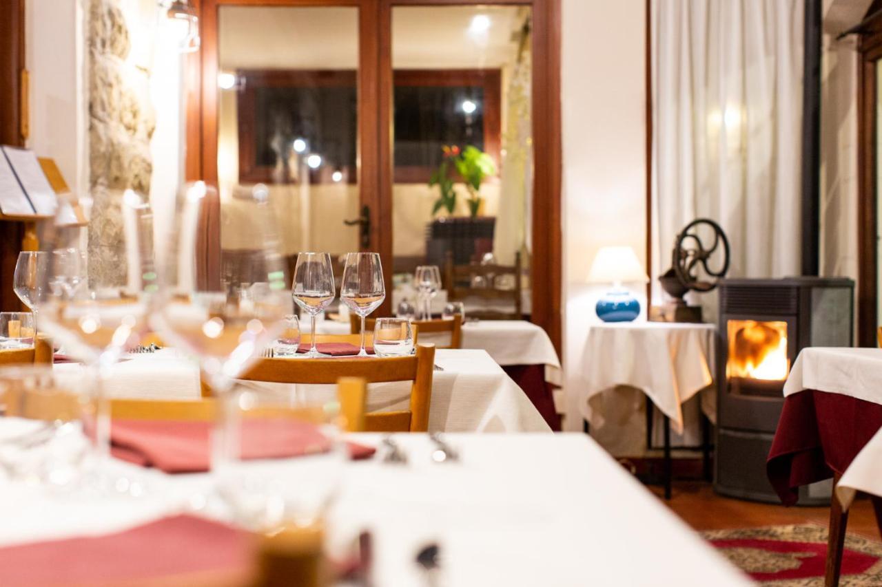Hotel Ristorante Il Caminetto دْيانو مارينا المظهر الخارجي الصورة